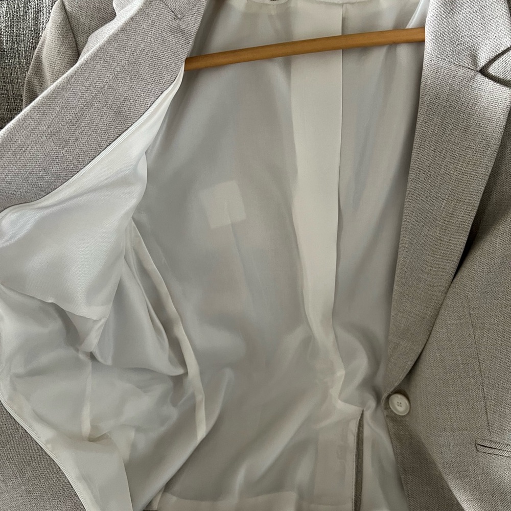 Women’s H&M Light Gray Blazer & Pant Suit - Picture 7 of 8